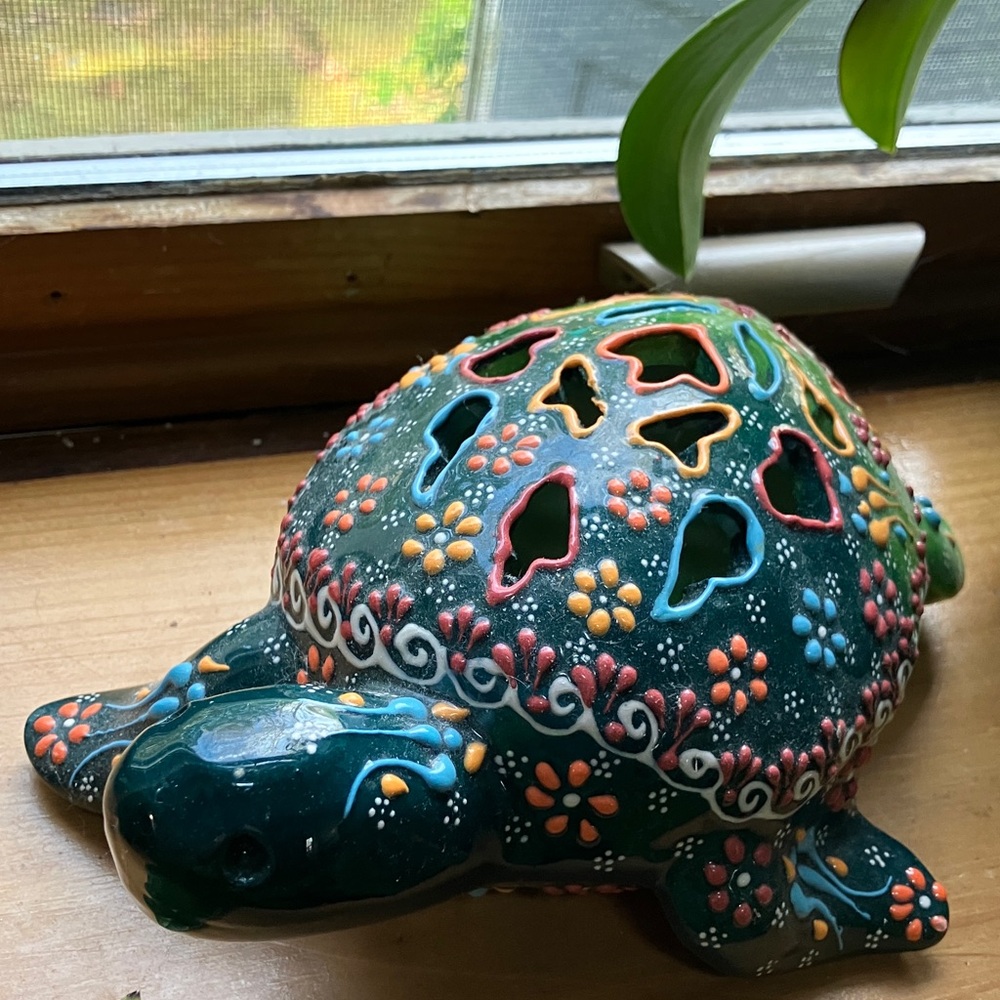 Colorful Ceramic Turtle candle holder - Picture 7 of 9